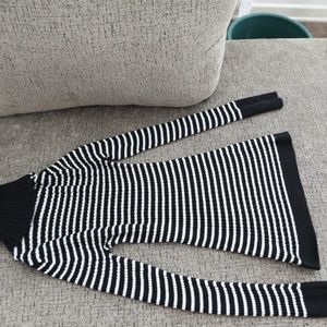 Black & White Long Sleeve Striped Turtleneck